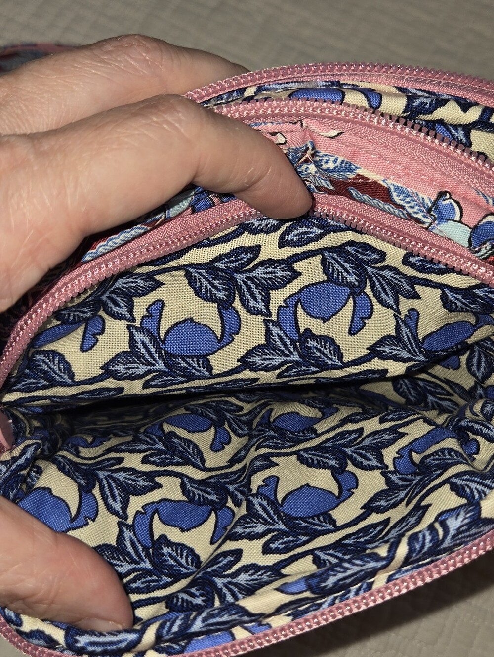 Vera Bradley Pink Disney Stitch Quilted Crossbody Bag, 4 Pockets - Picture 7 of 10